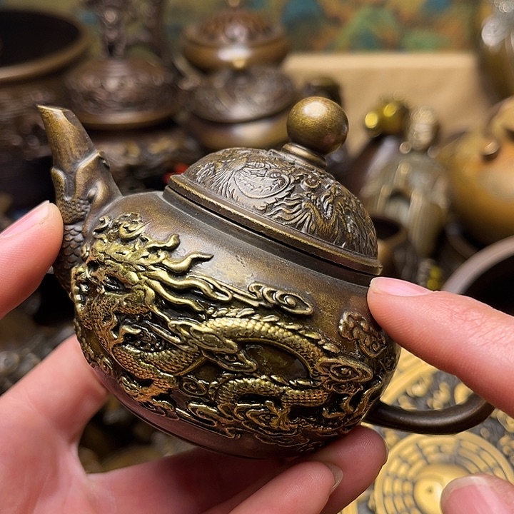 精美铜器批发档口