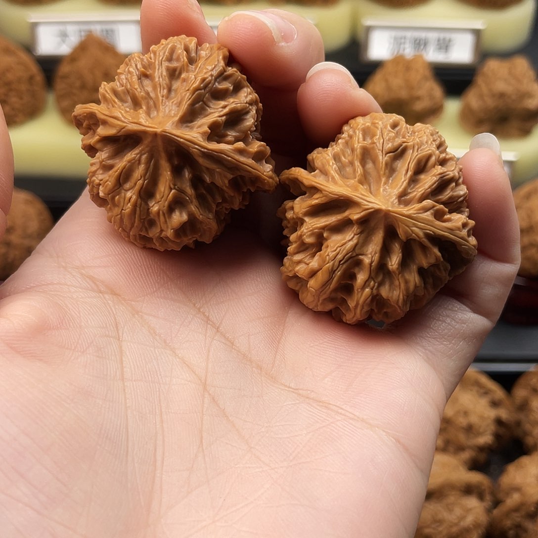 文玩核桃把件苹果园38尺844