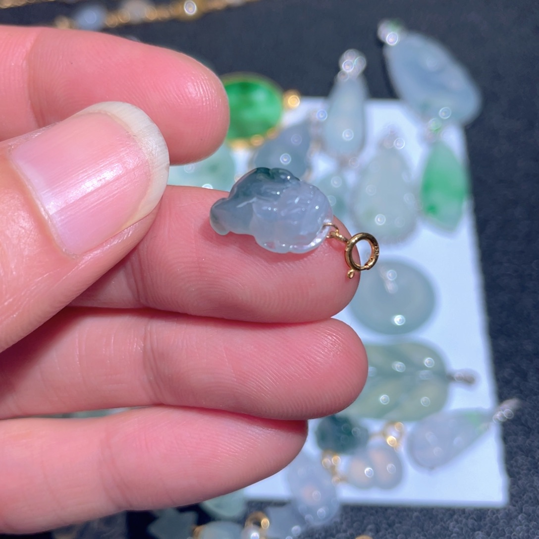 翡翠颈饰18K金镶嵌翡翠