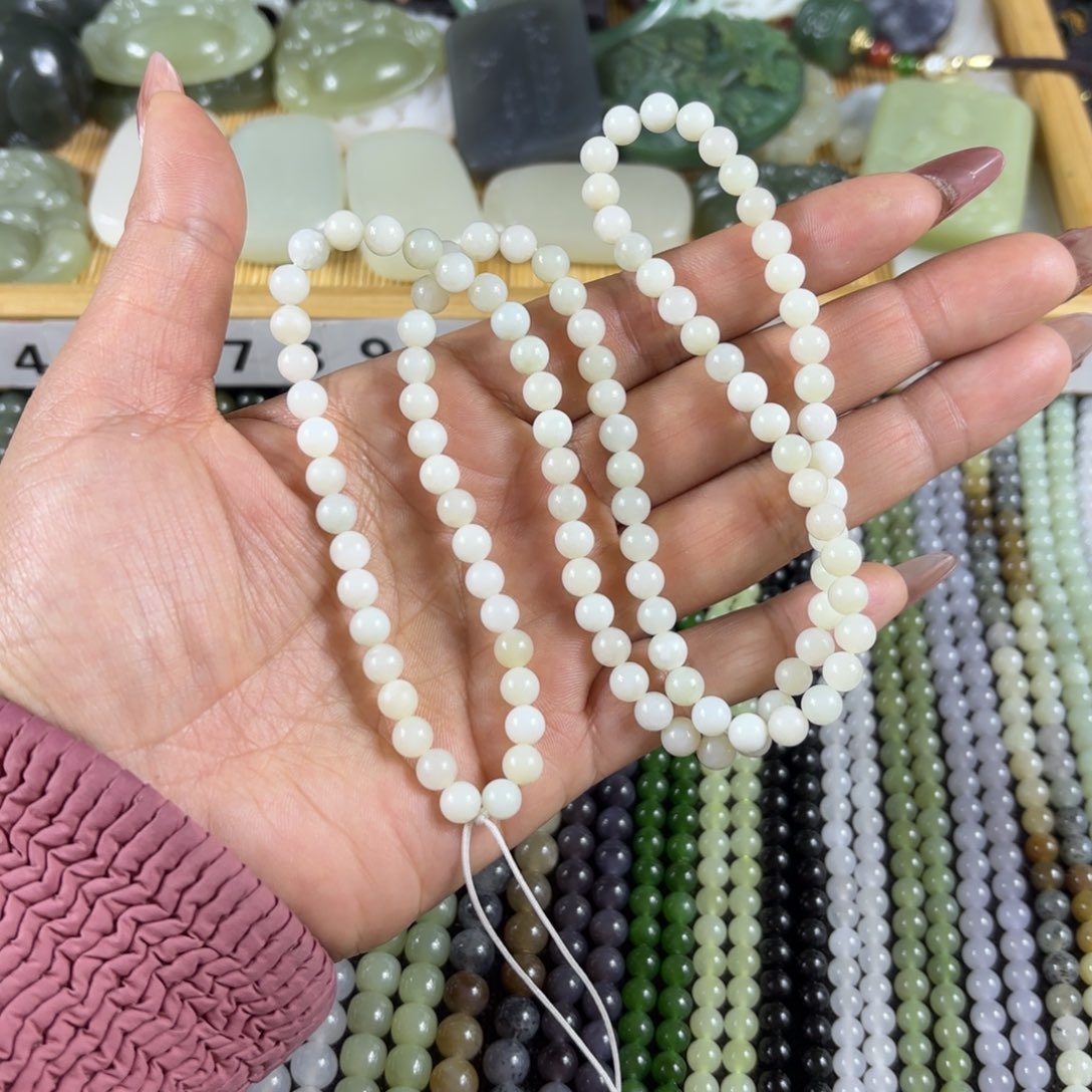 和田玉颈饰未镶嵌