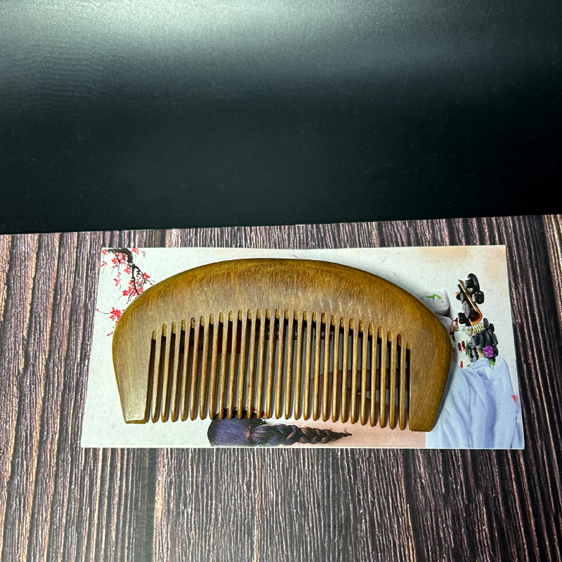 捡漏绿檀木梳子小包包梳随身携带