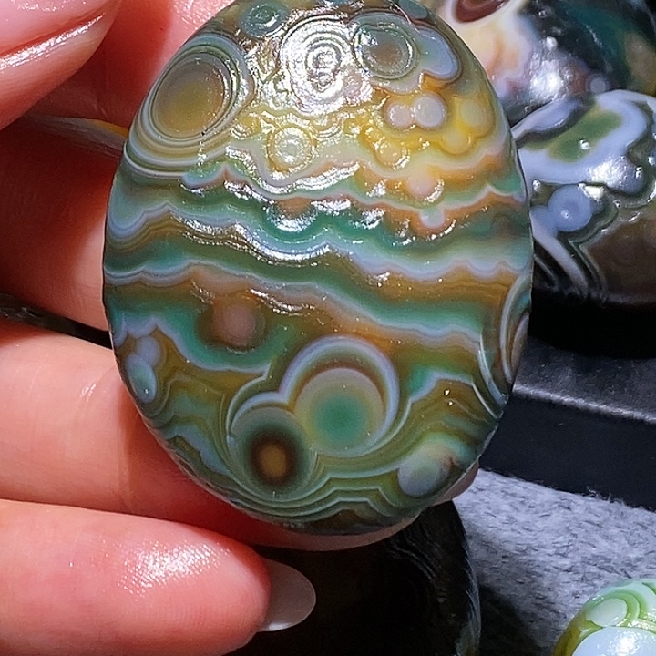 小***豆玛瑙/玉髓未镶嵌珠宝奇石