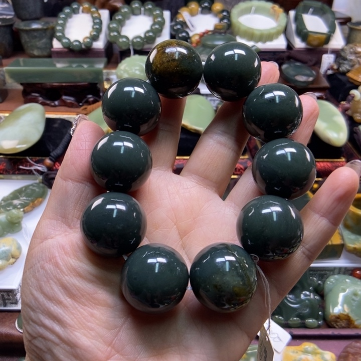 未镶嵌手串岫岩河磨玉（透闪石质玉）长***鹿