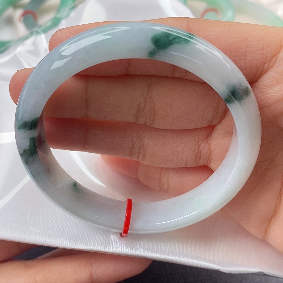 翡翠手镯未镶嵌57.6圈