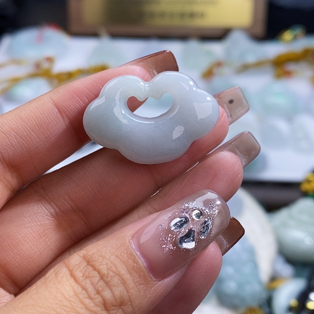 翡翠未镶嵌颈饰7521