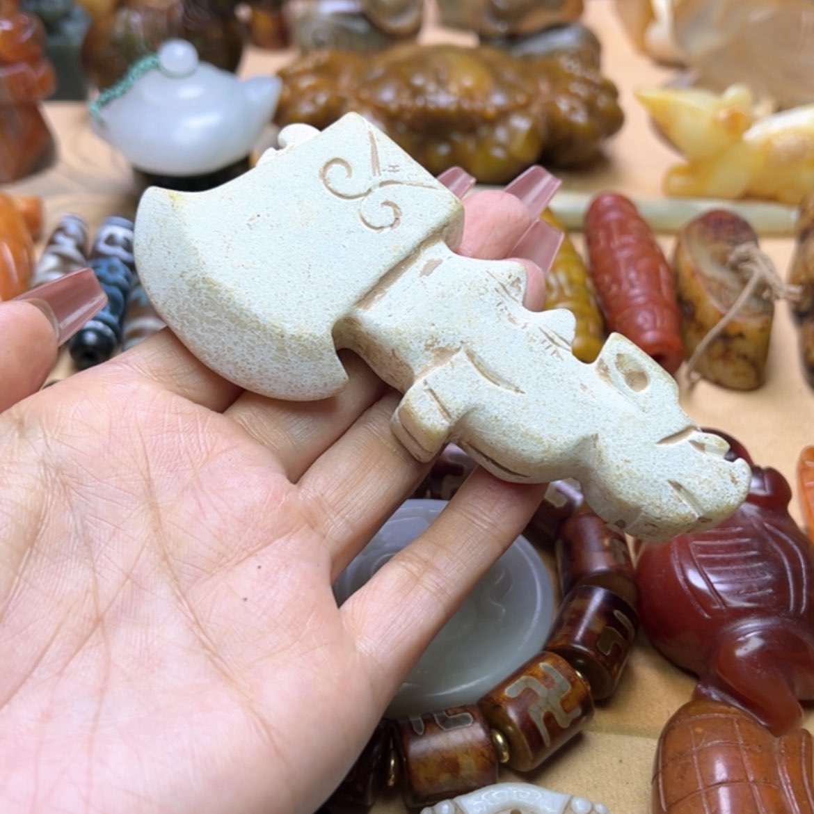 【闪购商品】蛇纹石玉颈饰未镶嵌