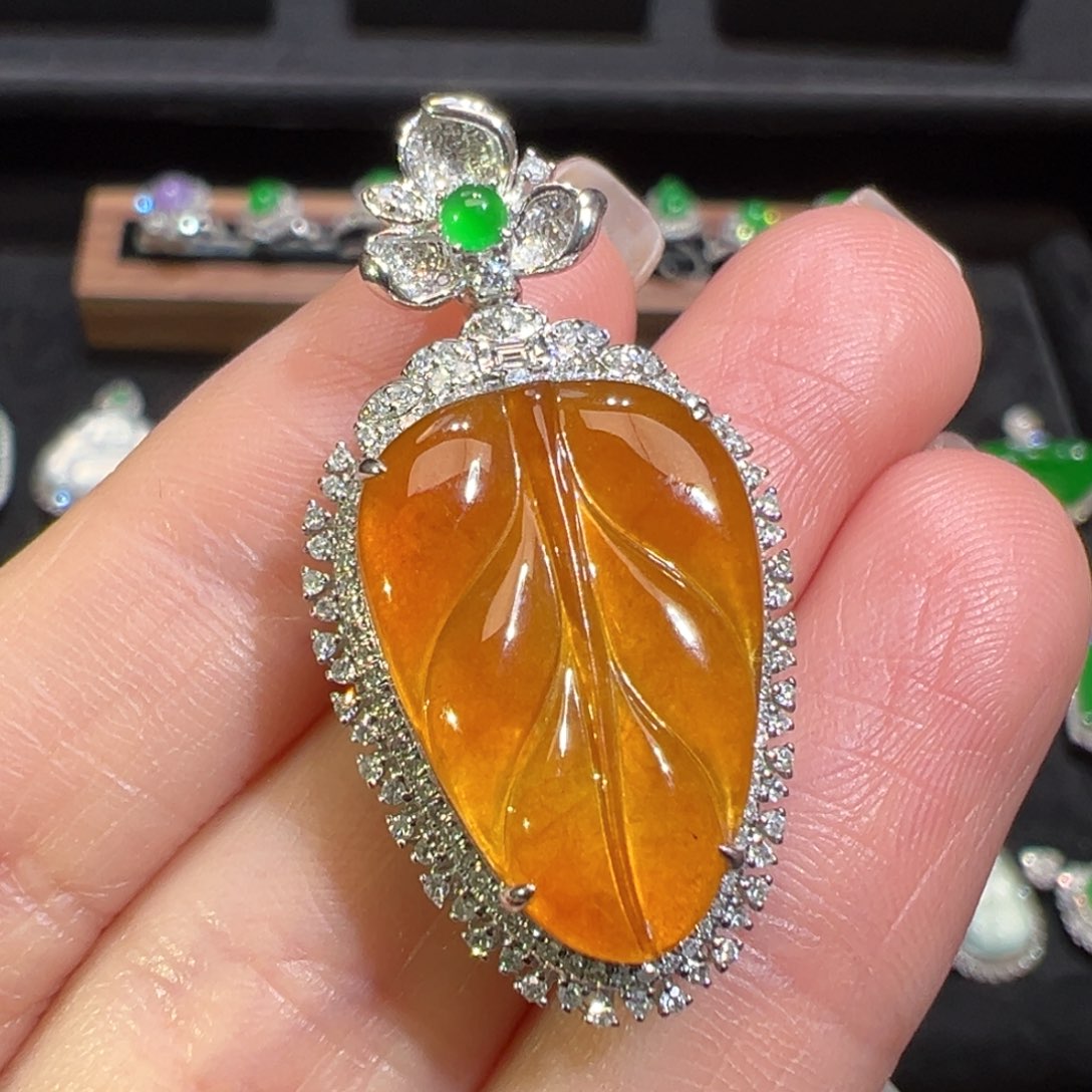 翡翠颈饰18K金镶嵌收到货48小时鉴赏期