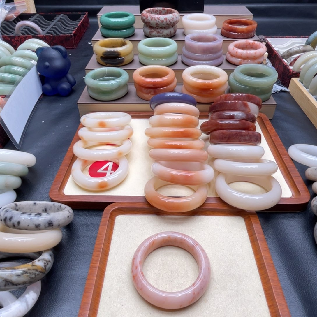 石英质玉手镯未镶嵌拾****）