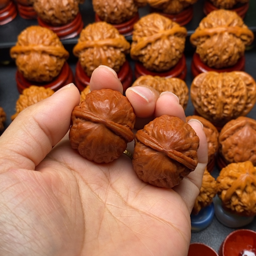 【闪购商品】文玩核桃把件蛇皮球