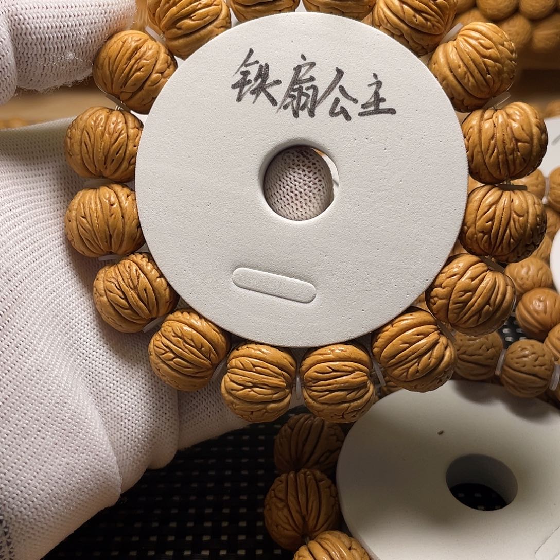 翱***桃木铁扇公主，皮质好，密度大