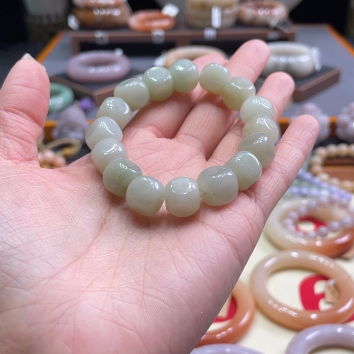 未镶嵌手镯石英质玉小**³