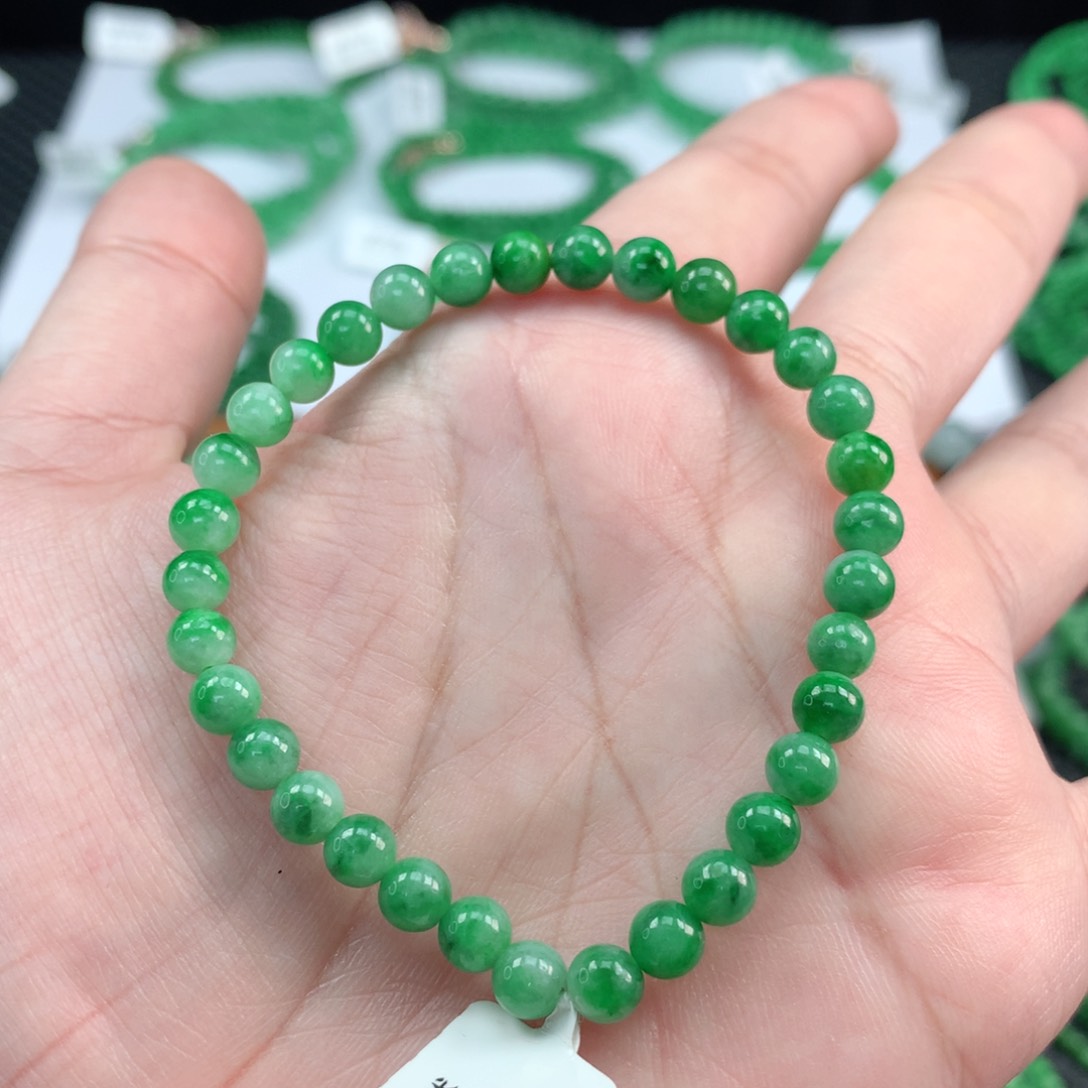 翡翠手链未镶嵌翡翠