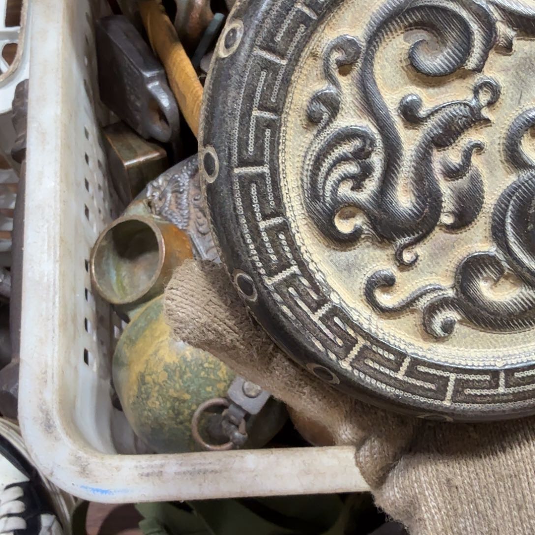 卓***為一物一图，工艺品。