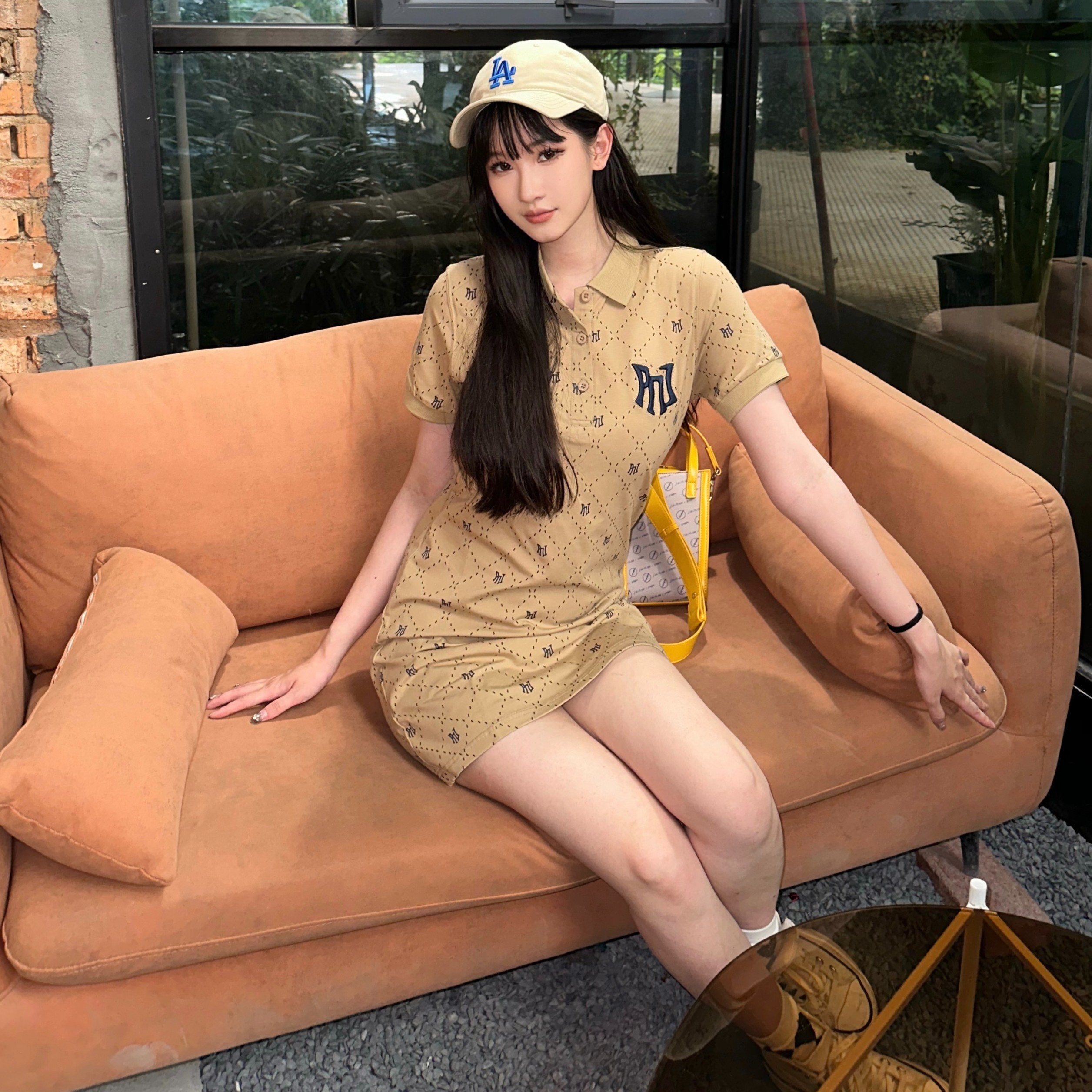 PNJ满印连衣裙文艺复古绣花连衣裙夏装女士满印翻领修身提花