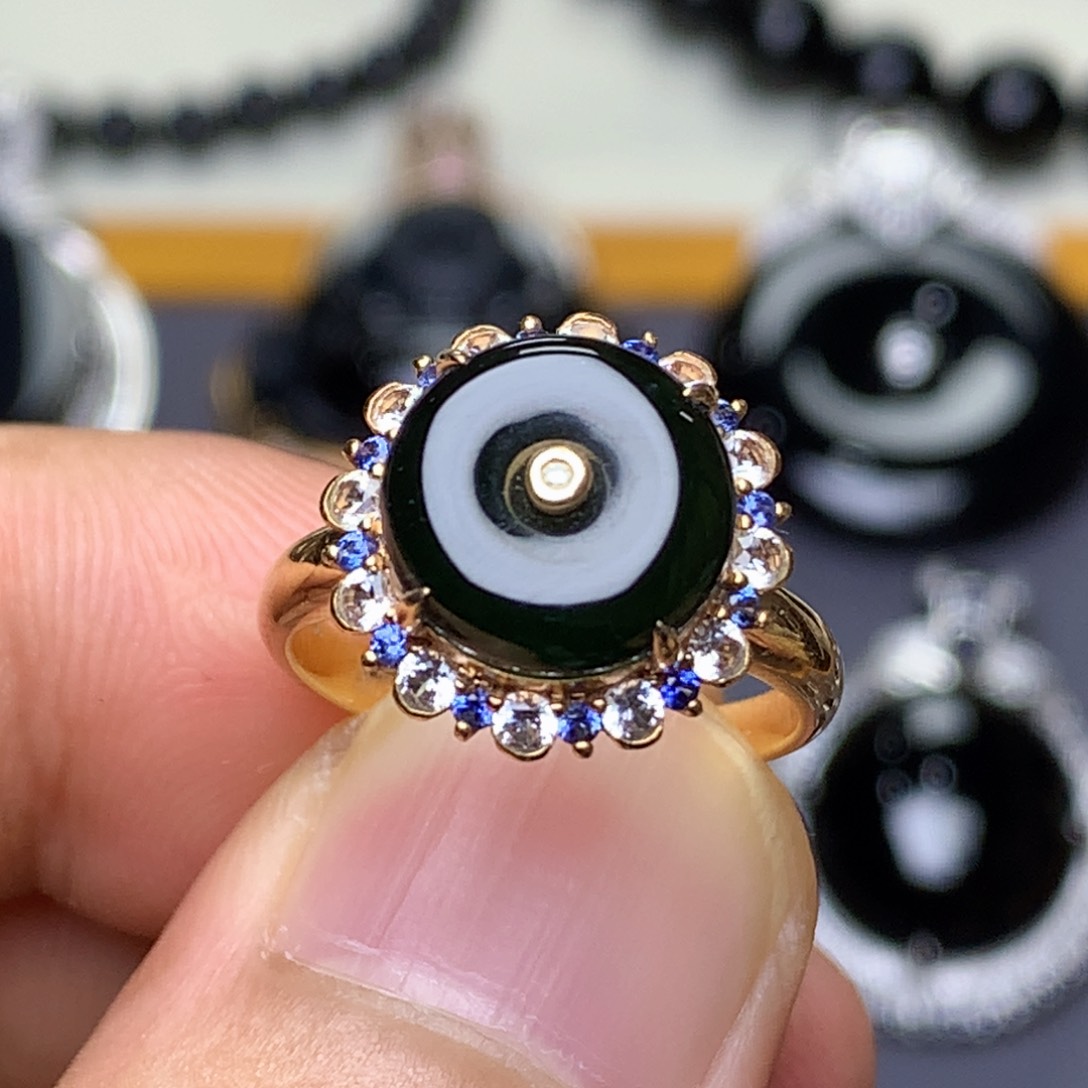 18K金镶嵌戒指翡翠墨翠戒指