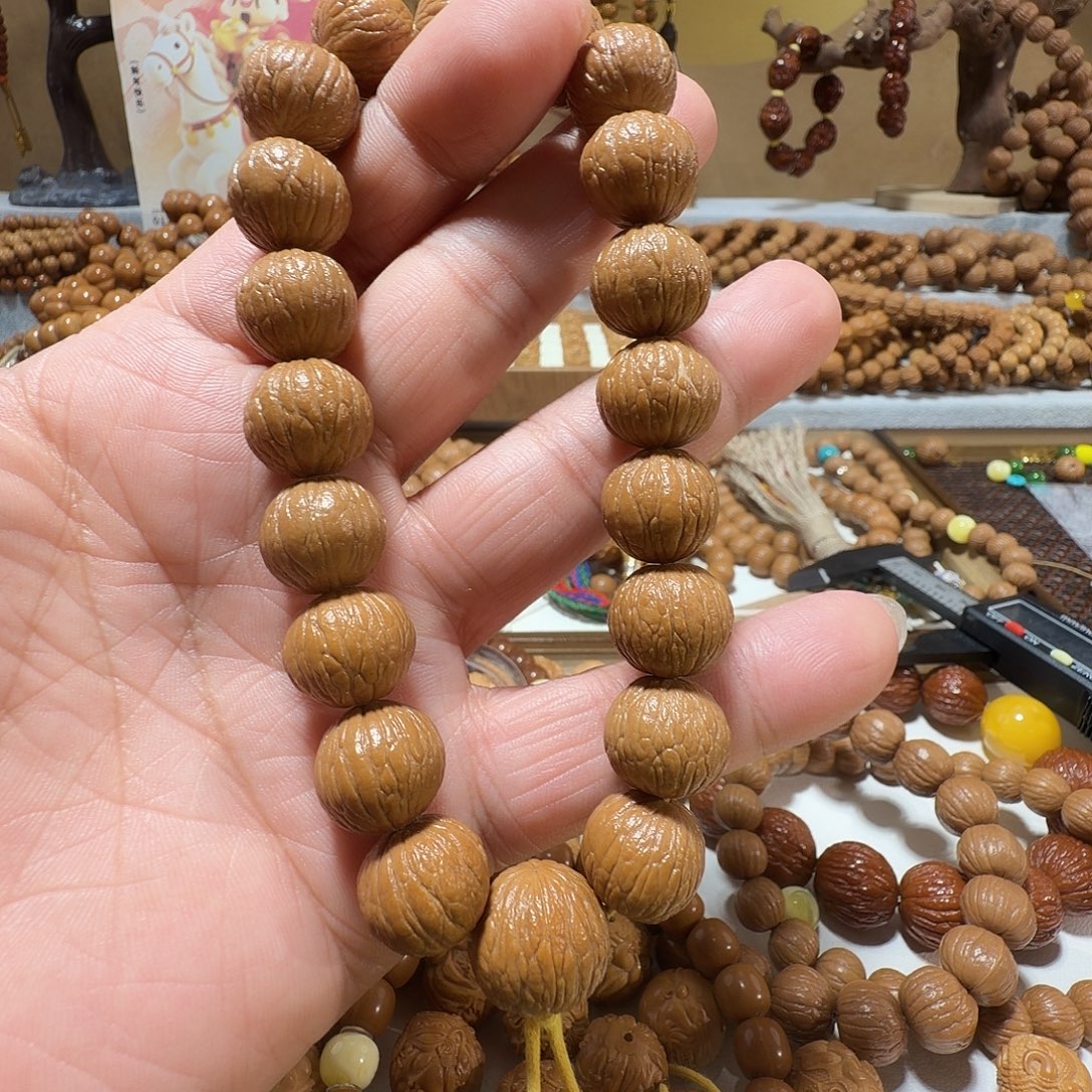 猴头核桃手串原皮原色猴头手持凤羽15