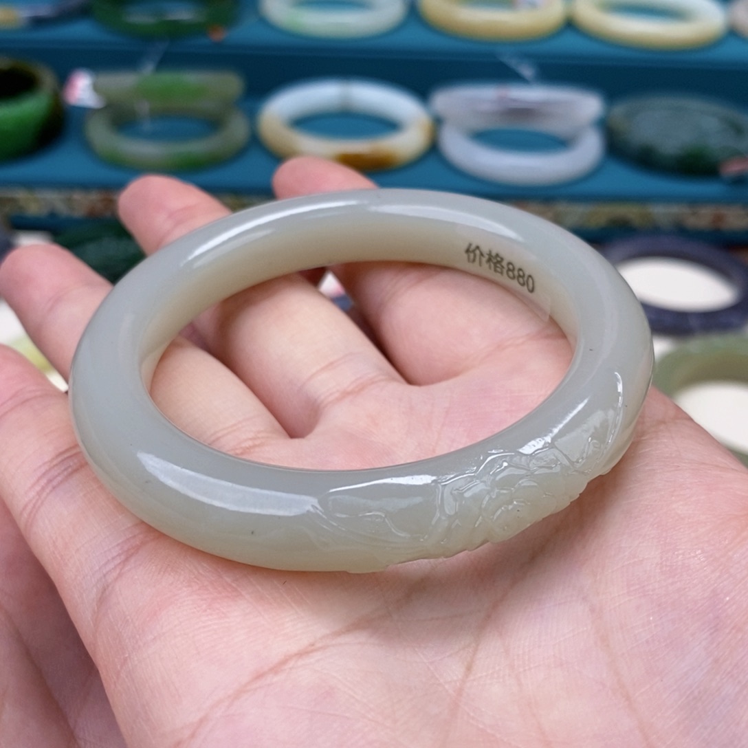 和田玉手镯56未镶嵌