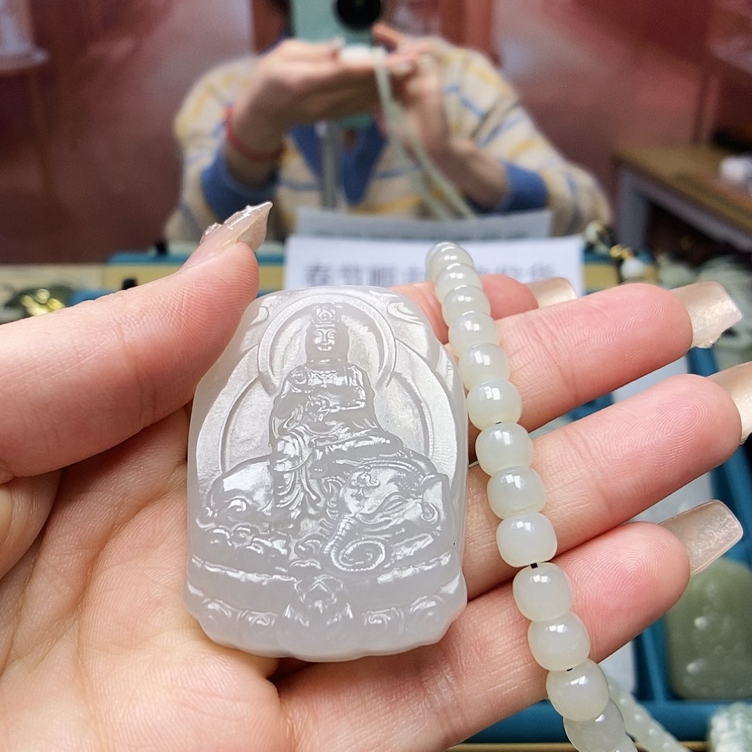 和田玉颈饰未镶嵌c****表