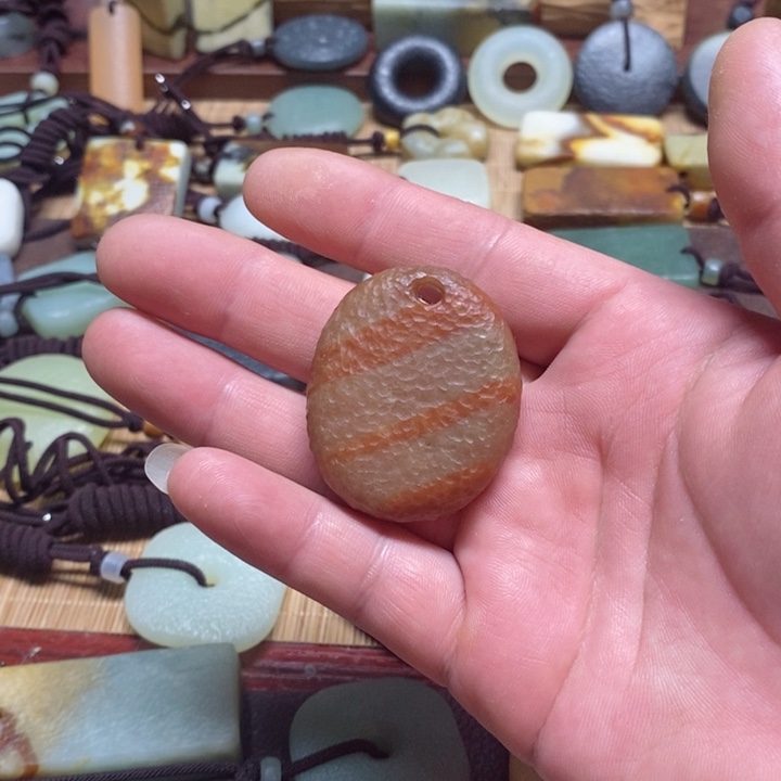 蛇纹石玉挂件未镶嵌大***眼