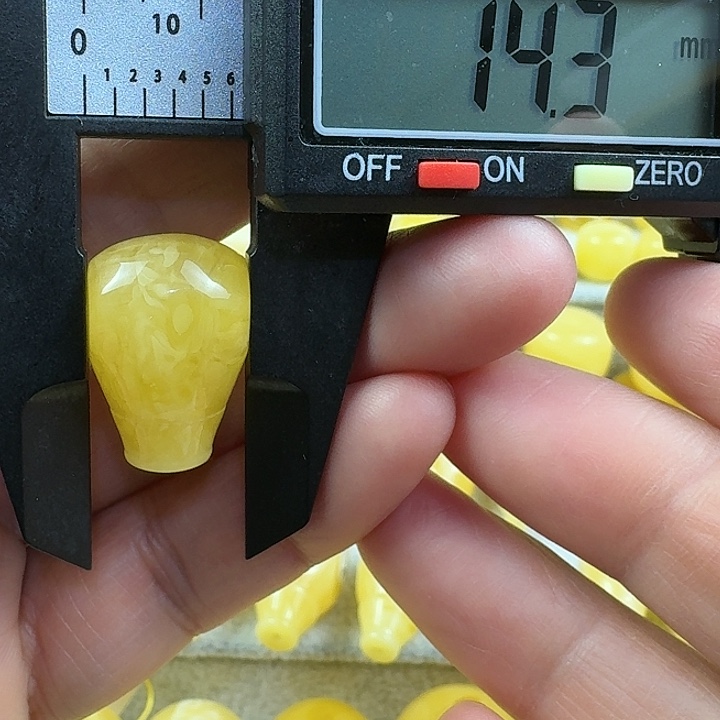 蜜蜡未镶嵌裸石20杂