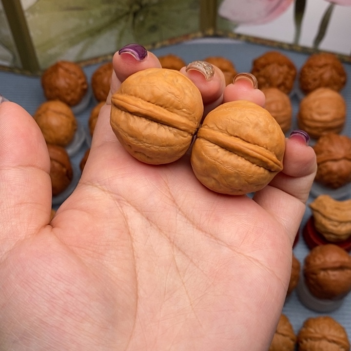 文玩核桃把件小海豚