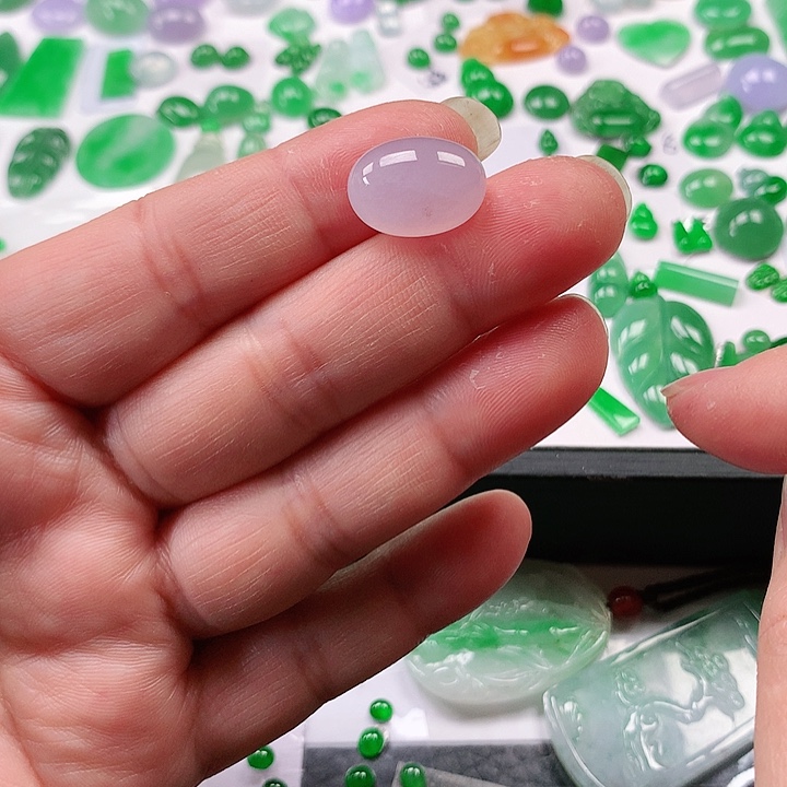 翡翠颈饰未镶嵌翡翠