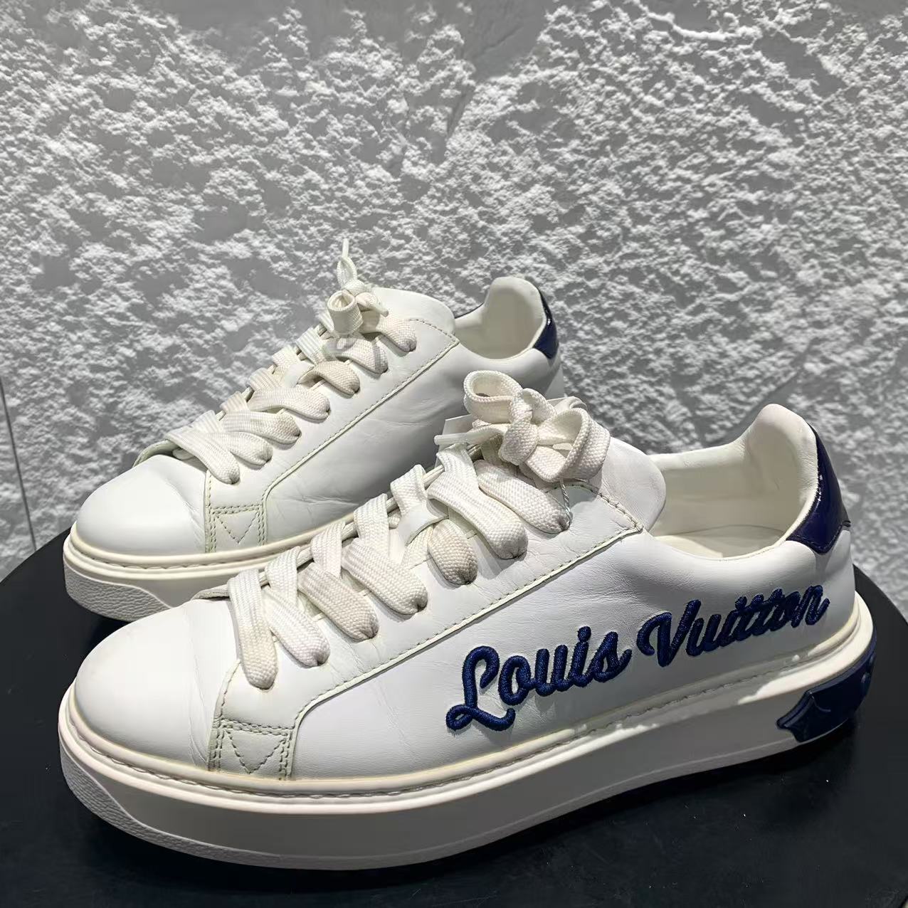 95新 LouisVuitton/路易威登 38.5码/米亚/白色刺绣松糕鞋 1211  