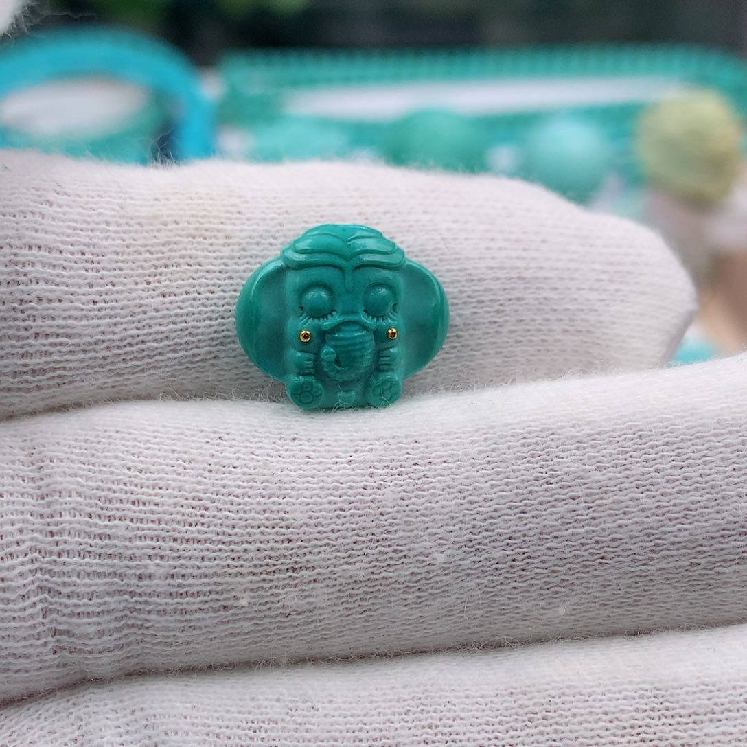 绿松石象宝宝1.55克未镶嵌