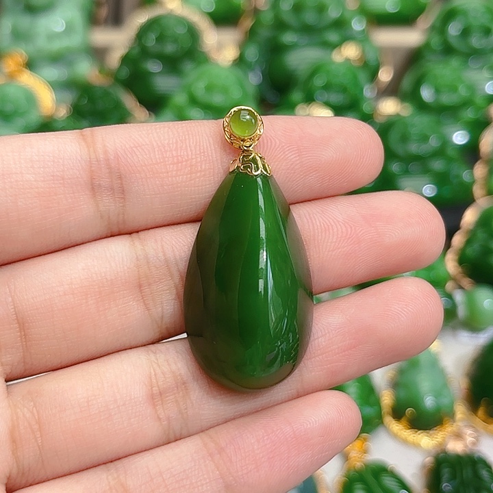 和田玉（碧玉）18K金镶嵌颈饰