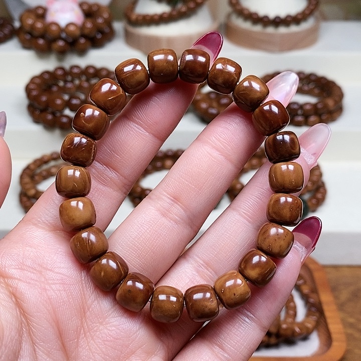 库克手串特价款带有正常的粽眼粽线老型卡9✖️10不退不换