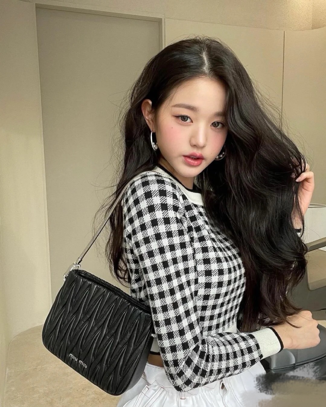 99新 MIU MIU/缪缪 miumiu maritime sassy褶皱单肩包黑色