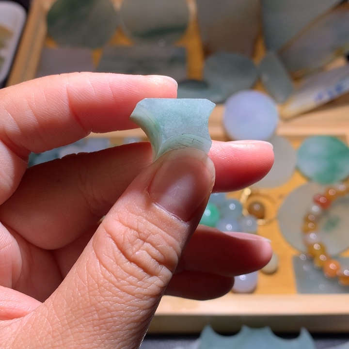 翡翠未镶嵌颈饰小*000000087526