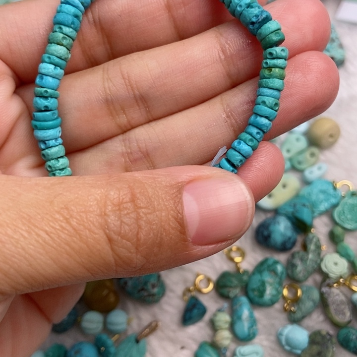 绿松石未镶嵌珠宝奇石