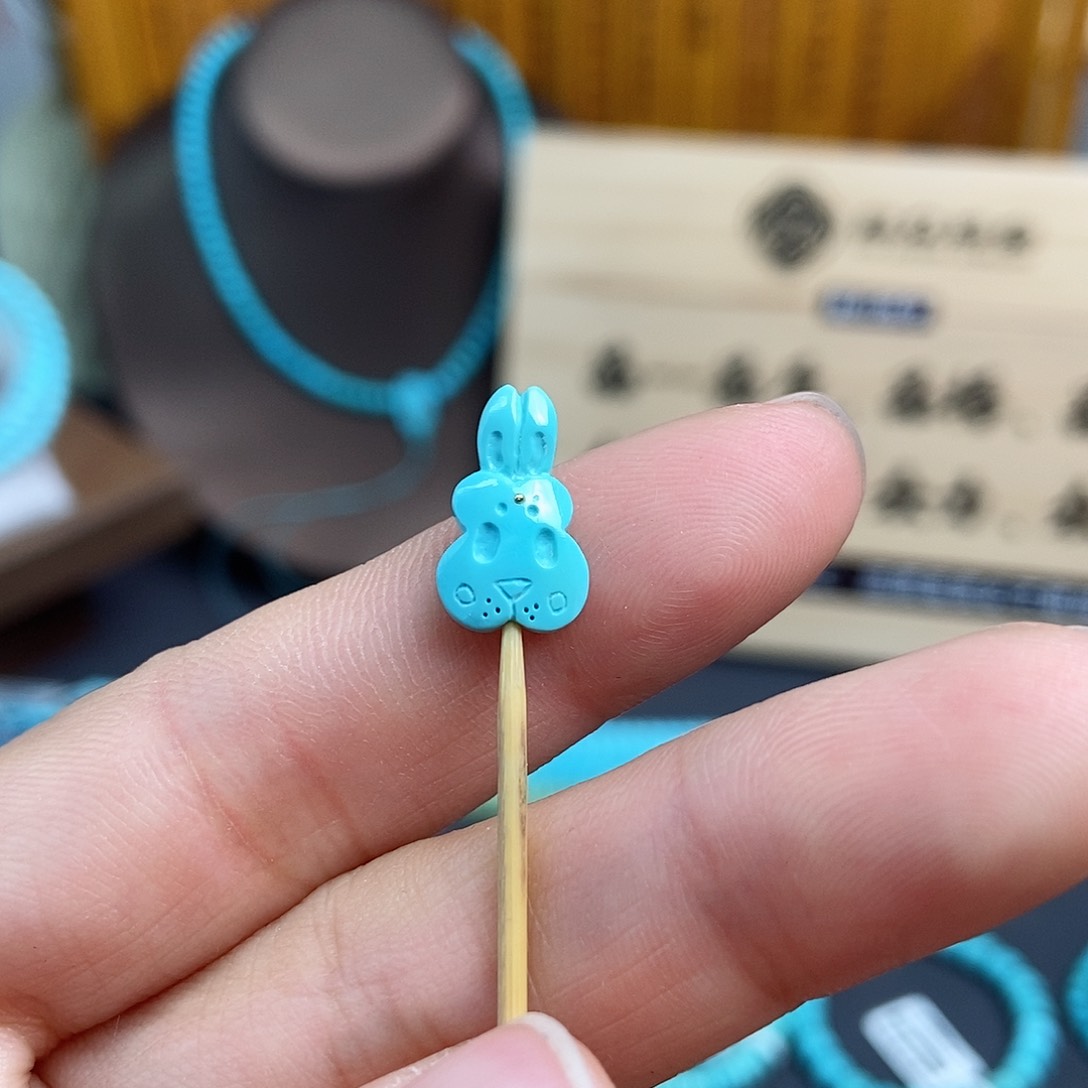 绿松石配饰未镶嵌