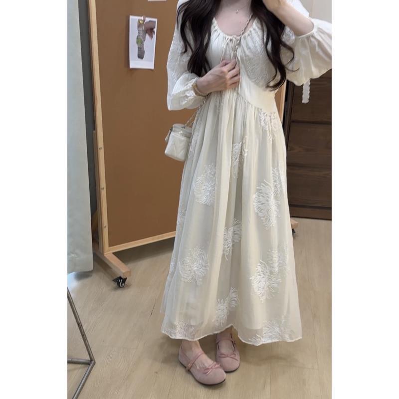法式温柔风长袖连衣裙女2025新款高级感杏铃絮语绝美初恋长裙