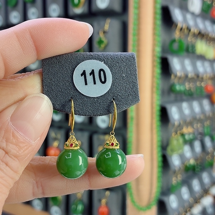 和田玉18K金镶嵌耳饰