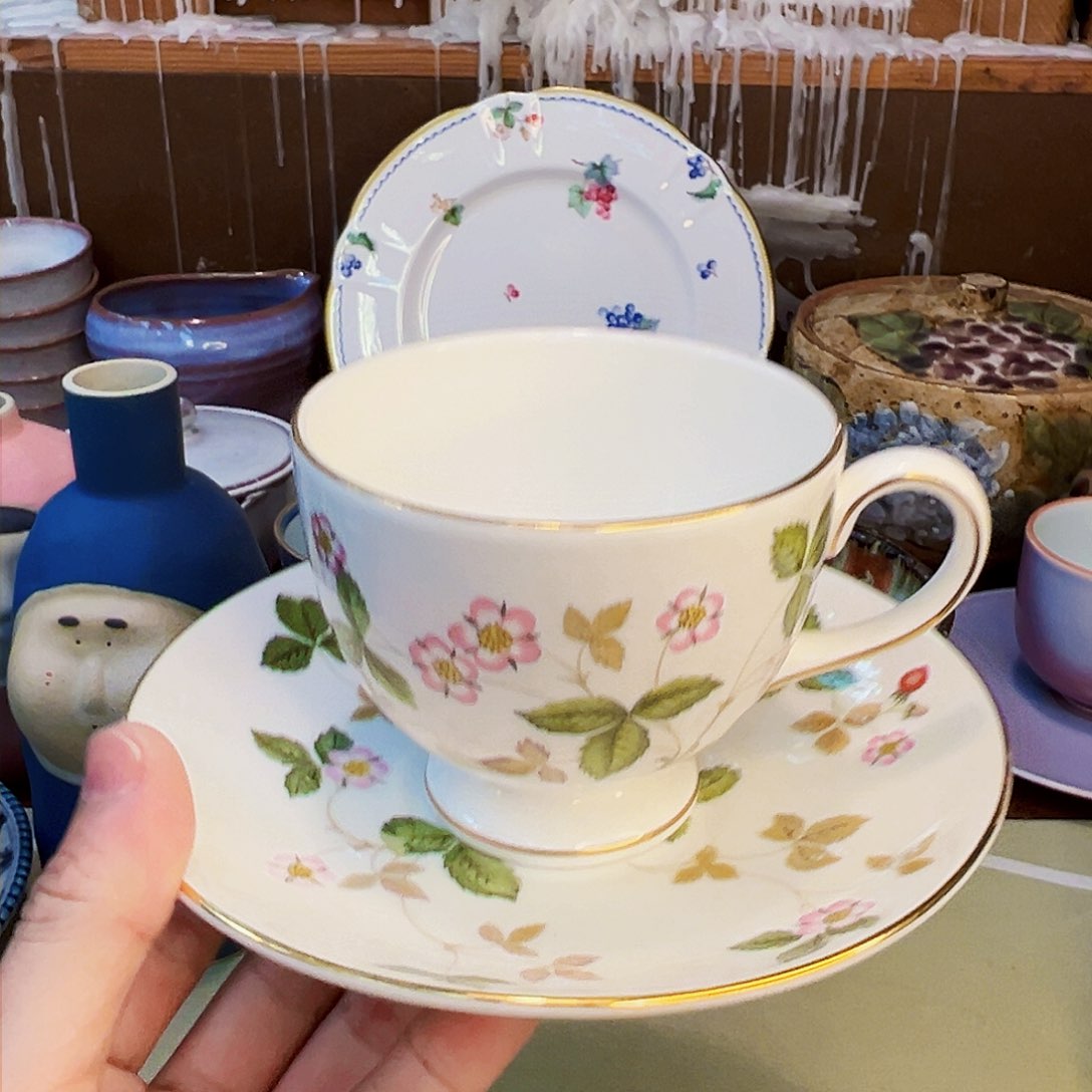 咖啡杯和茶杯是我们学校一块