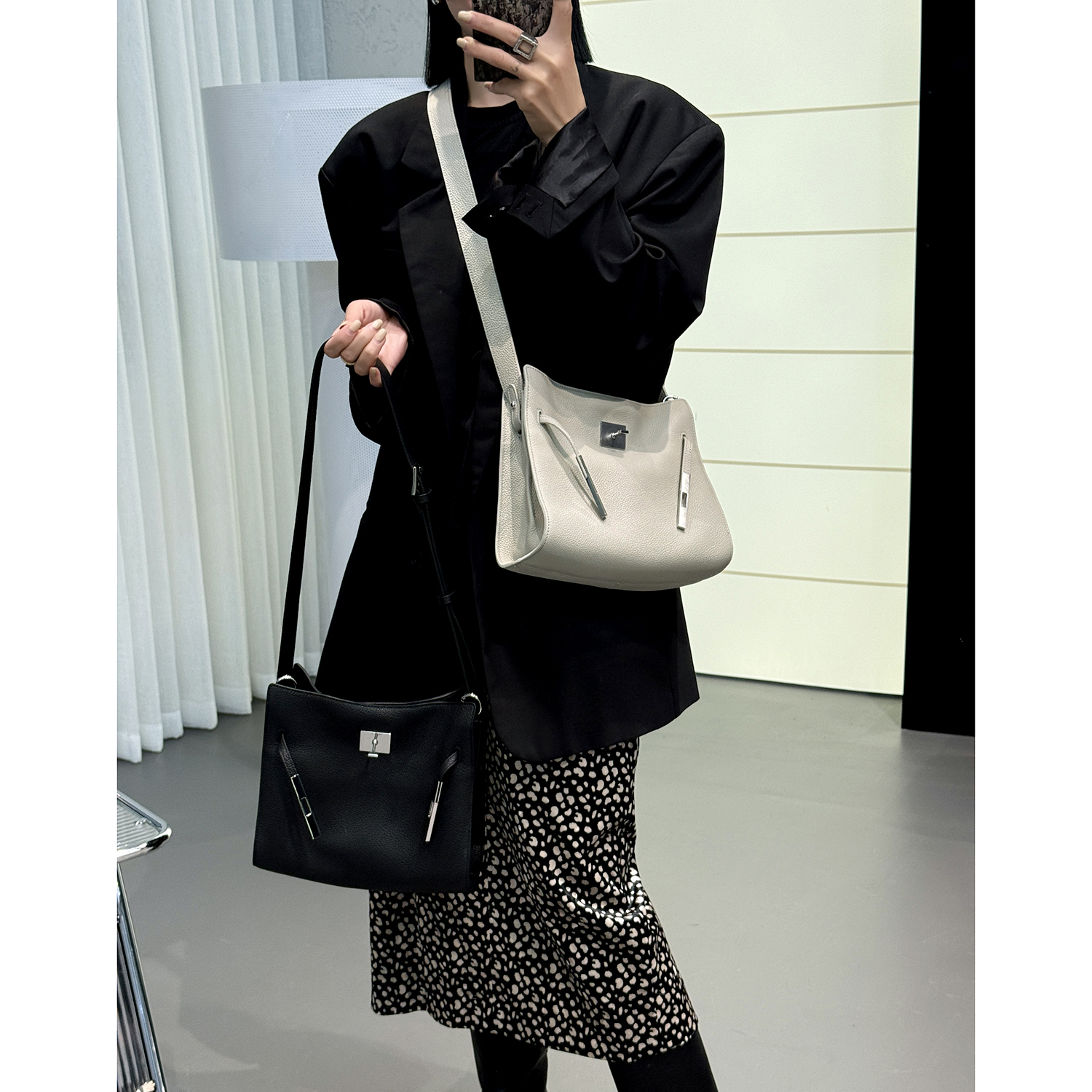 JISHE即奢高定贵版本头层牛皮调性斜挎超洋气凯莉邮差包 AL9050