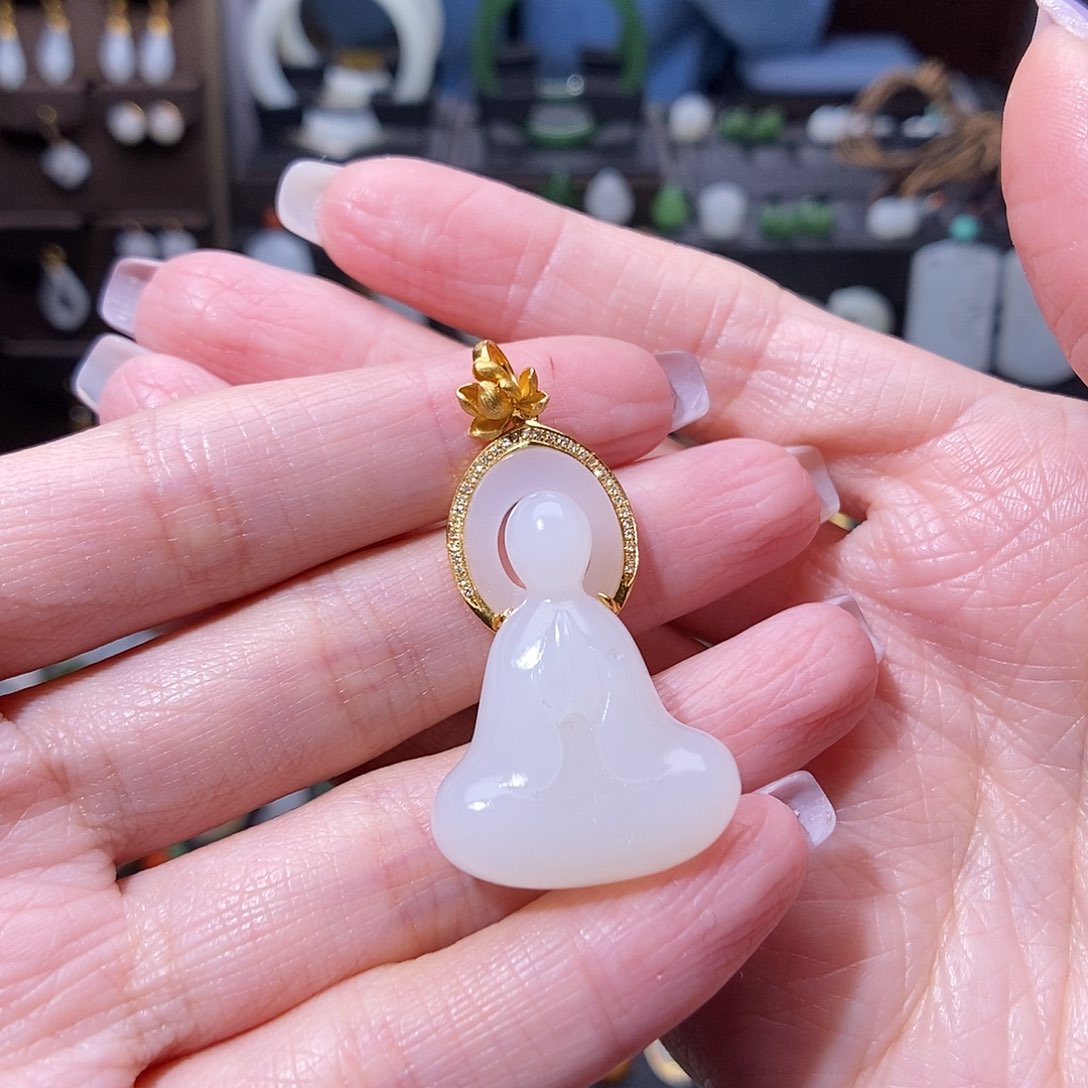 和田玉挂件18K金镶嵌@****图