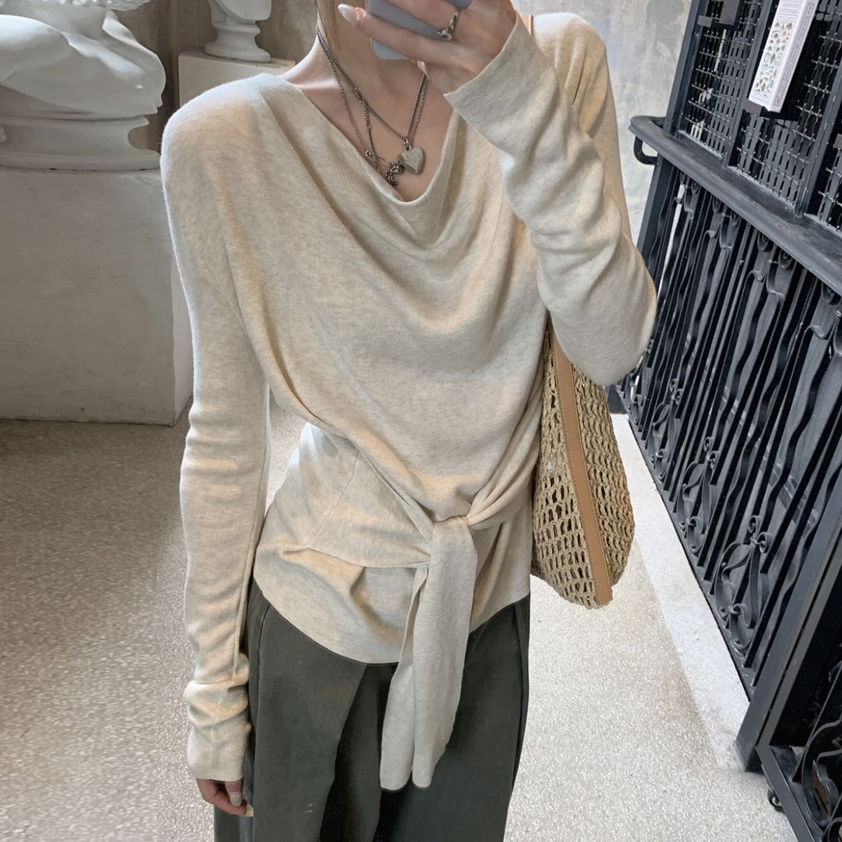 【早秋】2025新款设计感荡领松弛腰带收腰上衣女显瘦百搭韩系上衣女