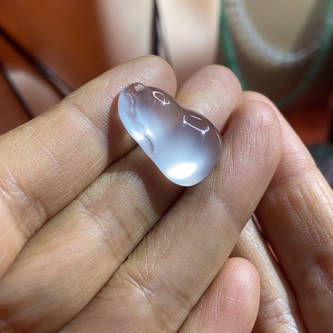 石英质玉未镶嵌颈饰