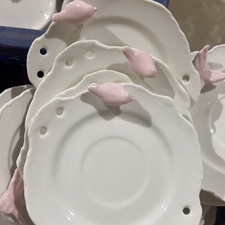 三个小鸟加三个蝴蝶的碟子，111六个碟子