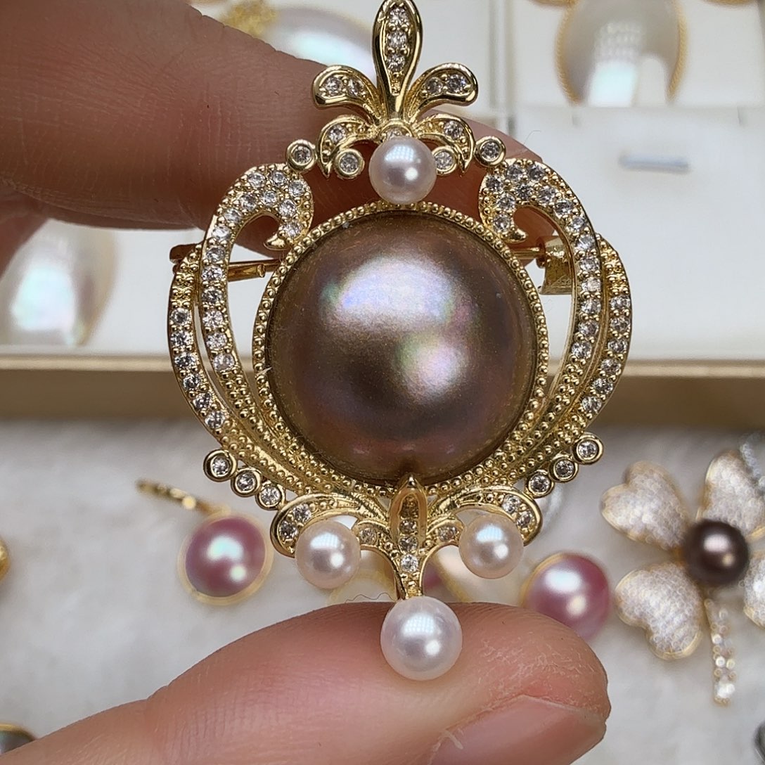 未镶嵌拼合珍珠（马贝珠）胸针