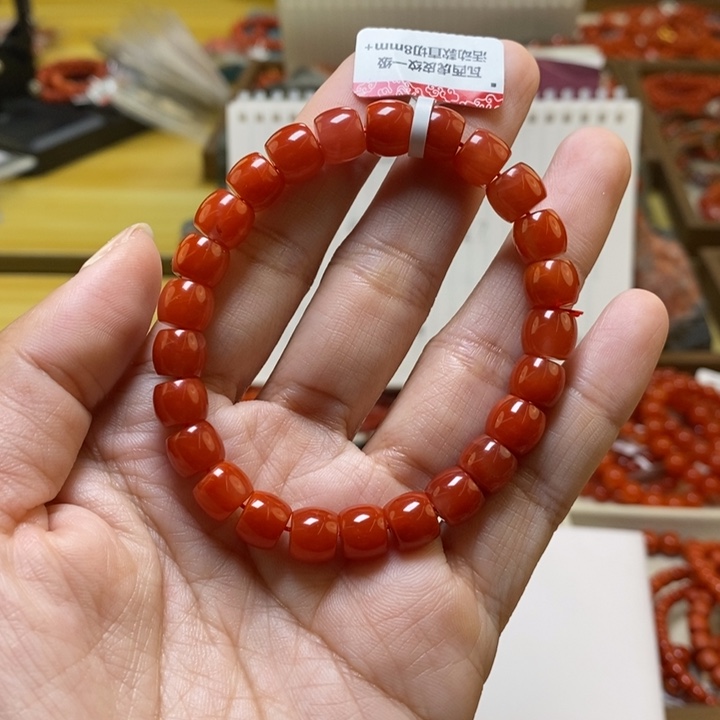 未镶嵌卡8+南红玛瑙