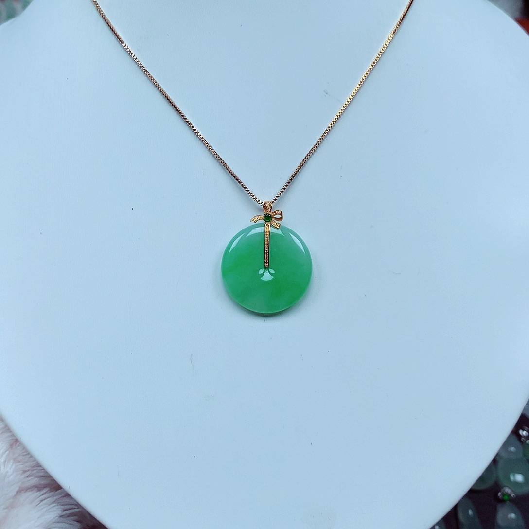 翡翠颈饰18K金镶嵌天然翡翠A货