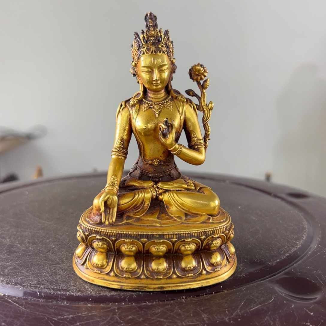 C*佛像的造型和造型