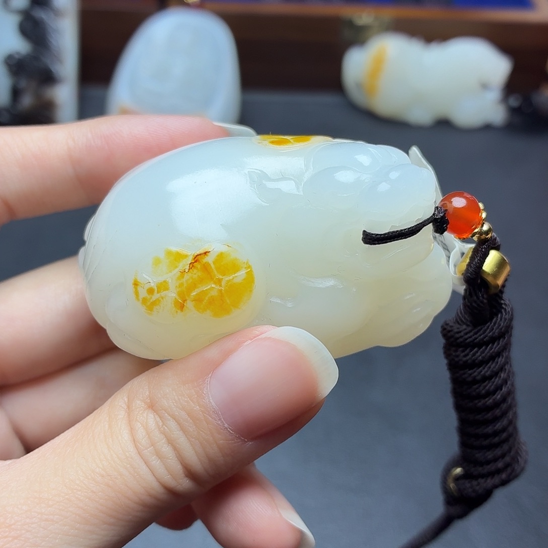 宁***远颈饰未镶嵌和田玉N