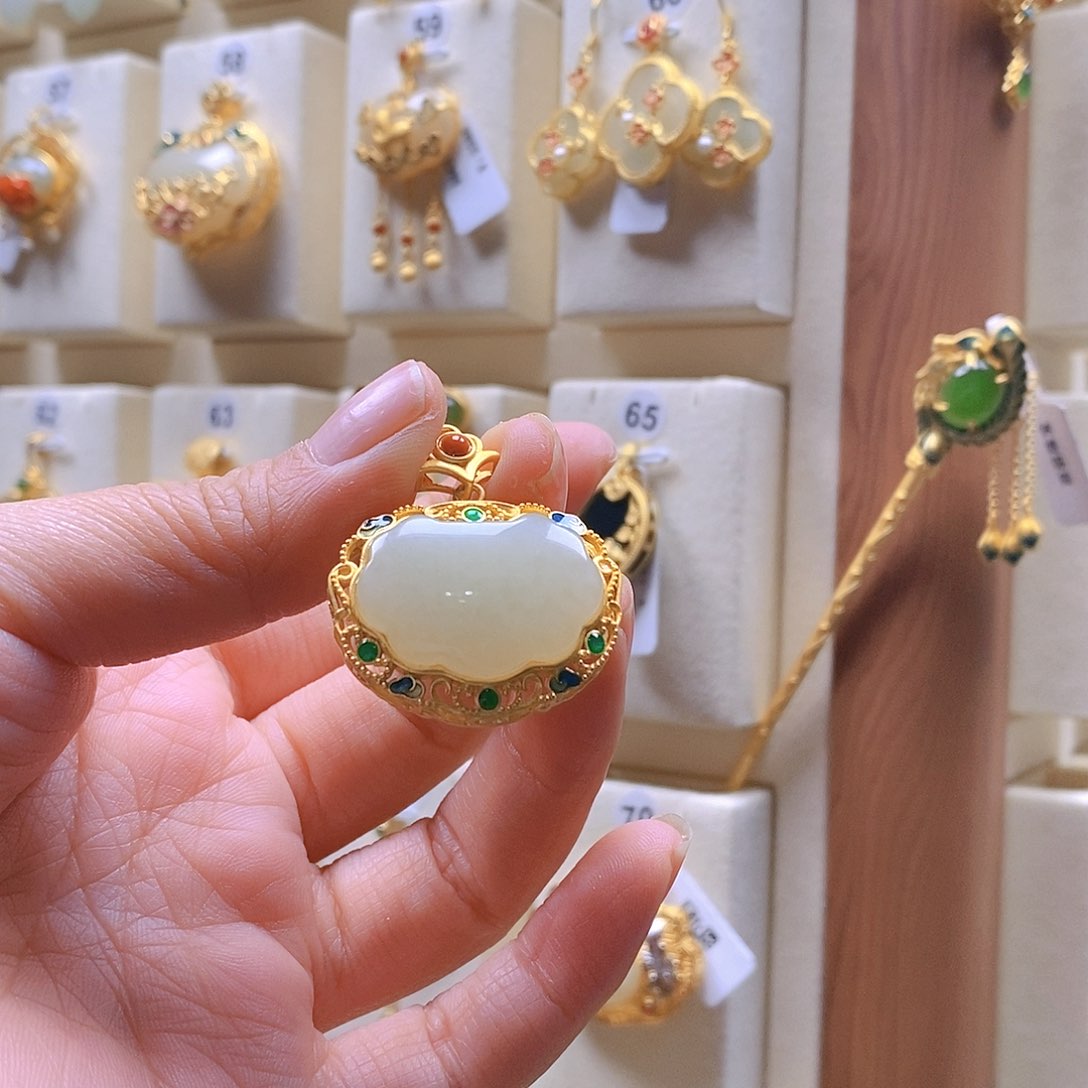 和田玉颈饰银S925镶嵌