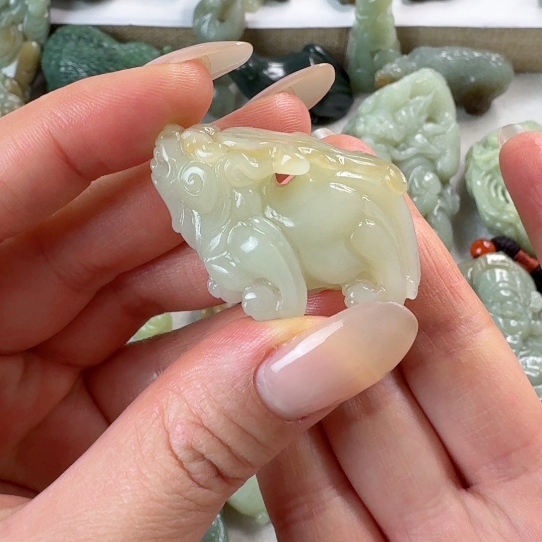 未镶嵌和田玉把件