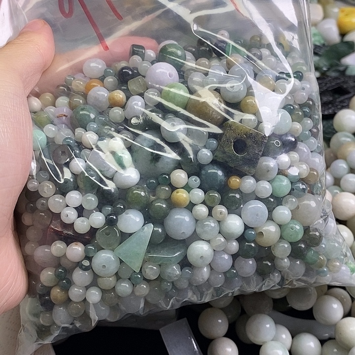 虎***妹翡翠未镶嵌颈饰天然翡翠